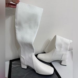 White knit boots - never worn